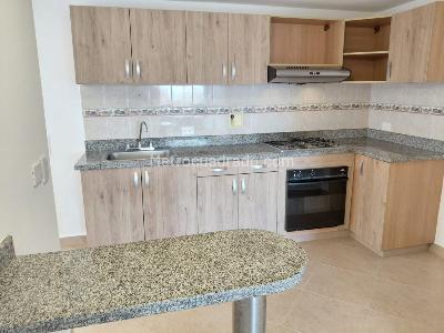 Apartamento de 2 alcobas en arriendo en El Poblado, Medellín, 110 m² · foto 2 de 20