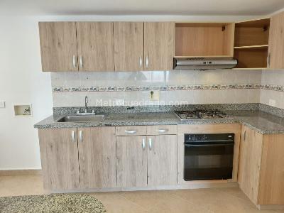 Apartamento de 2 alcobas en arriendo en El Poblado, Medellín, 110 m² · foto 3 de 20