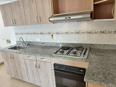 Apartamento de 2 alcobas en arriendo en El Poblado, Medellín, 110 m² · foto 4 de 20
