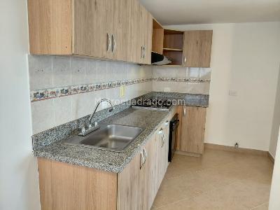 Apartamento de 2 alcobas en arriendo en El Poblado, Medellín, 110 m² · foto 5 de 20