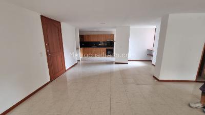 Apartamento de 3 alcobas en arriendo en El Poblado, Medellín, 118 m² · foto 3 de 20