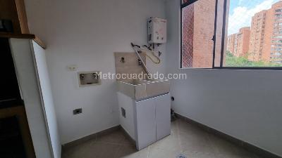 Apartamento de 3 alcobas en arriendo en El Poblado, Medellín, 118 m² · foto 7 de 20