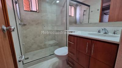 Apartamento de 3 alcobas en arriendo en El Poblado, Medellín, 118 m² · foto 11 de 20