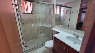 Apartamento de 3 alcobas en arriendo en El Poblado, Medellín, 118 m² · foto 12 de 20