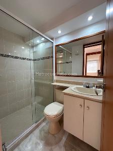 Apartamento de 4 alcobas en arriendo en El Poblado, Medellín, 100 m² · foto 16 de 20