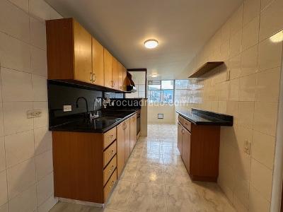 Apartamento de 4 alcobas en arriendo en El Poblado, Medellín, 100 m² · foto 3 de 20
