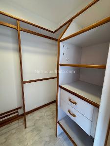 Apartamento de 4 alcobas en arriendo en El Poblado, Medellín, 100 m² · foto 8 de 20