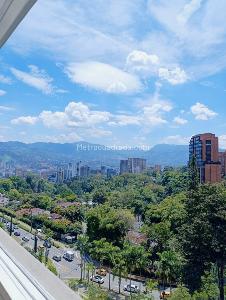 Apartamento en venta en El Poblado, Medellín · foto 2 de 20