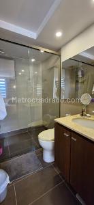 Apartamento de 1 alcoba en arriendo en El Poblado, Medellín, 63 m² · foto 14 de 17