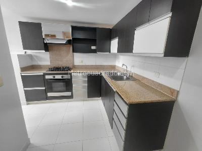 Apartamento de 3 alcobas en arriendo en El Poblado, Medellín, 126 m² · foto 2 de 20