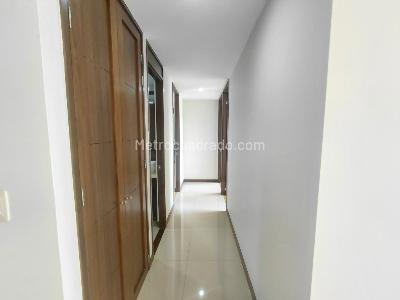 Apartamento de 3 alcobas en arriendo en El Poblado, Medellín, 126 m² · foto 9 de 20