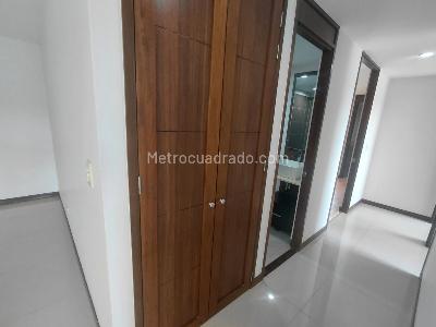 Apartamento de 3 alcobas en arriendo en El Poblado, Medellín, 126 m² · foto 10 de 20