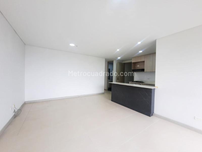 3BR Apartment in Loma Del Escobero (85 m²) - 3