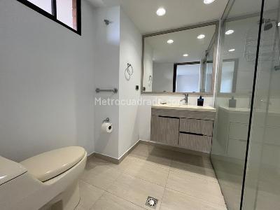 Apartamento de 3 alcobas en arriendo en Las Lomas, Medellín, 136 m² · foto 11 de 12