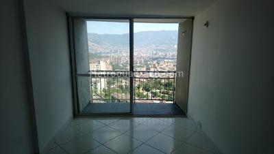 Apartamento de 3 alcobas en venta en Calasanz, Medellín, 55 m² · foto 4 de 13
