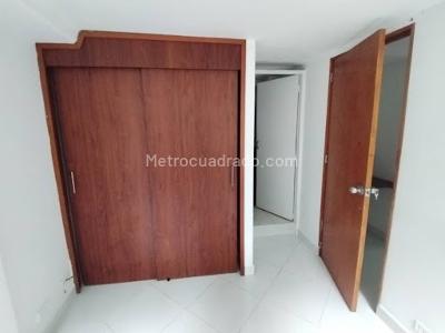 Apartamento de 3 alcobas en venta en Calasanz, Medellín, 55 m² · foto 10 de 20