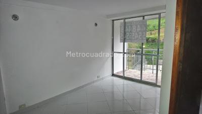 Apartamento de 3 alcobas en venta en Calasanz, Medellín, 55 m² · foto 3 de 16