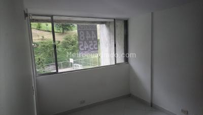 Apartamento de 3 alcobas en venta en Calasanz, Medellín, 55 m² · foto 4 de 16