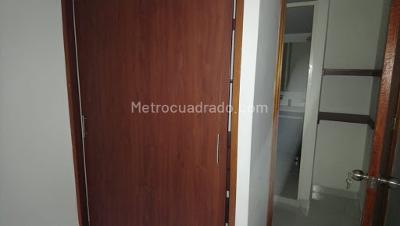 Apartamento de 3 alcobas en venta en Calasanz, Medellín, 55 m² · foto 11 de 16