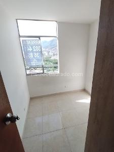 Apartamento de 3 alcobas en venta en Alcala, Bello, 55 m² · foto 3 de 13
