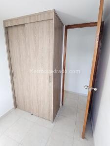Apartamento de 3 alcobas en venta en Alcala, Bello, 55 m² · foto 4 de 13