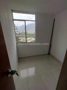 Apartamento de 3 alcobas en venta en Alcala, Bello, 55 m² · foto 5 de 20