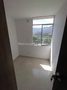 Apartamento de 3 alcobas en venta en Alcala, Bello, 55 m² · foto 5 de 19