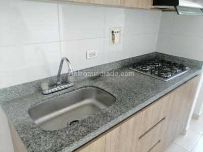 Apartamento de 3 alcobas en venta en Alcala, Bello, 55 m² · foto 2 de 11