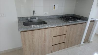 Apartamento de 3 alcobas en venta en Alcala, Bello, 55 m² · foto 2 de 12