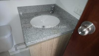 Apartamento de 3 alcobas en venta en Alcala, Bello, 55 m² · foto 10 de 12