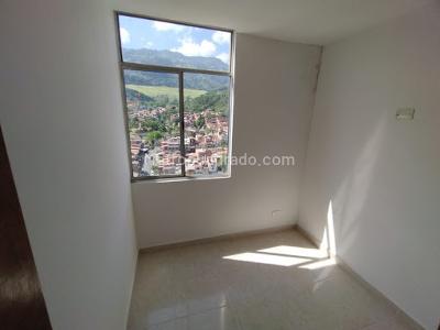 Apartamento de 3 alcobas en venta en Alcala, Bello, 55 m² · foto 8 de 12