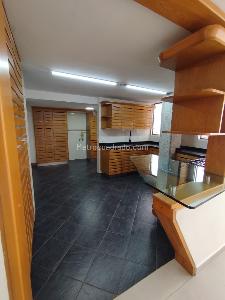Apartamento en arriendo en El Poblado, Medellín · foto 2 de 19