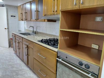 Apartamento de 2 alcobas en arriendo en El Poblado, Medellín, 72 m² · foto 2 de 20