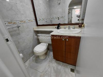 Apartamento de 2 alcobas en arriendo en El Poblado, Medellín, 72 m² · foto 10 de 20