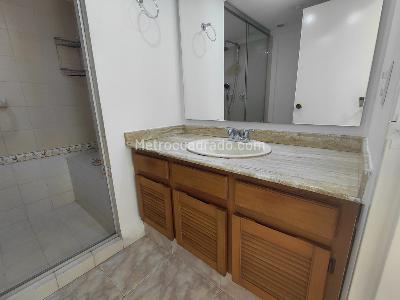 Apartamento de 2 alcobas en arriendo en El Poblado, Medellín, 72 m² · foto 17 de 20