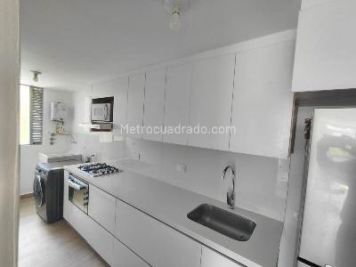 Apartamento de 3 alcobas en arriendo en La Aguacatala, Medellín, 90 m² · foto 2 de 20