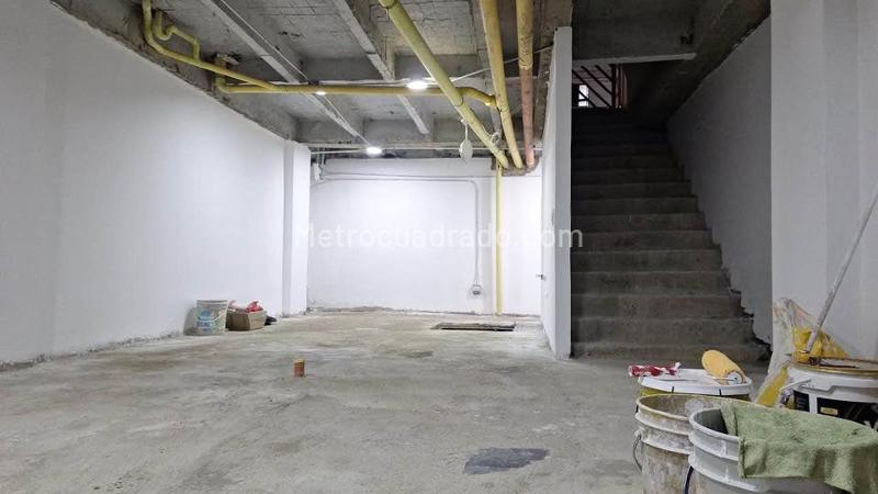 Bodega en Arriendo, Manrique Central 1, Medellín - Más