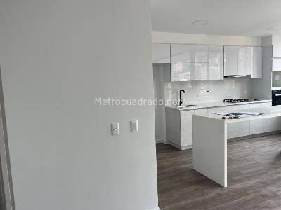 Apartamento de 2 alcobas en arriendo en El Poblado, Medellín, 96 m² · foto 8 de 20