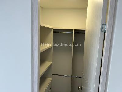 Apartamento de 2 alcobas en arriendo en El Poblado, Medellín, 96 m² · foto 9 de 20