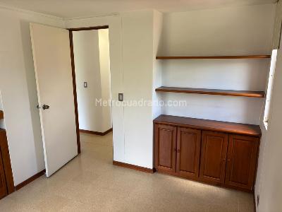 Apartamento de 2 alcobas en arriendo en El Poblado, Medellín, 65 m² · foto 13 de 20