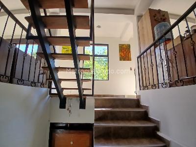 Apartamento de 3 alcobas en arriendo en Los Colores, Medellín, 200 m² · foto 2 de 20