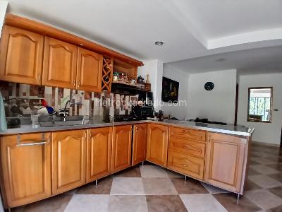Apartamento de 3 alcobas en arriendo en Los Colores, Medellín, 200 m² · foto 5 de 20