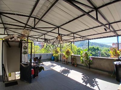 Apartamento de 3 alcobas en arriendo en Los Colores, Medellín, 200 m² · foto 20 de 20