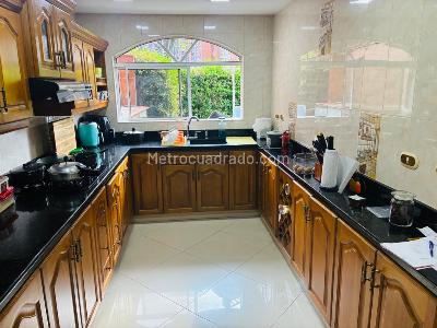 Casa de 4 alcobas en venta en San Jose, Sabaneta, 450 m² · foto 2 de 20