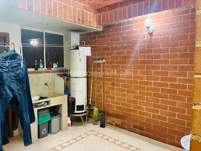 Casa de 4 alcobas en venta en San Jose, Sabaneta, 450 m² · foto 15 de 20