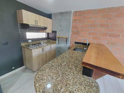 Apartamento de 1 alcoba en arriendo en Lalinde, Medellín, 65 m² · foto 2 de 18