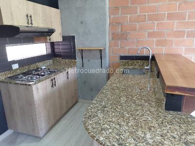 Apartamento de 1 alcoba en arriendo en Lalinde, Medellín, 65 m² · foto 3 de 18