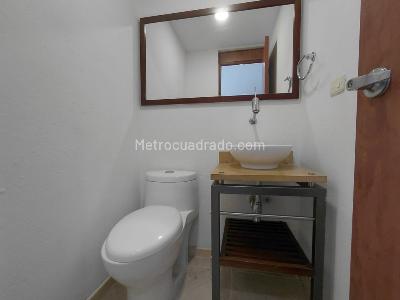 Apartamento de 1 alcoba en arriendo en Lalinde, Medellín, 65 m² · foto 17 de 18