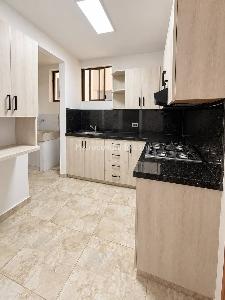 Apartamento de 3 alcobas en arriendo en Los Balsos, Medellín, 187 m² · foto 1 de 11