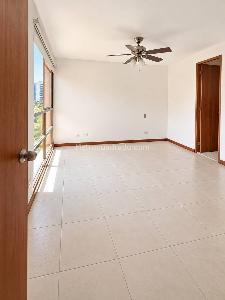 Apartamento de 3 alcobas en arriendo en Los Balsos, Medellín, 187 m² · foto 6 de 11